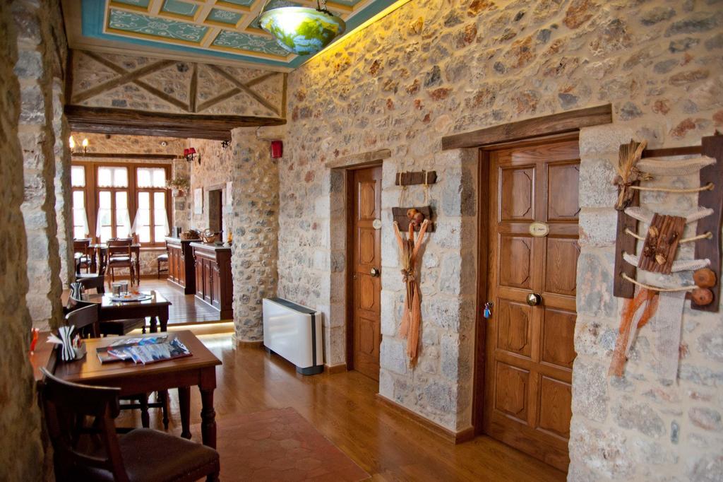 Hotel Archontiko Hatzipanayioti 4*