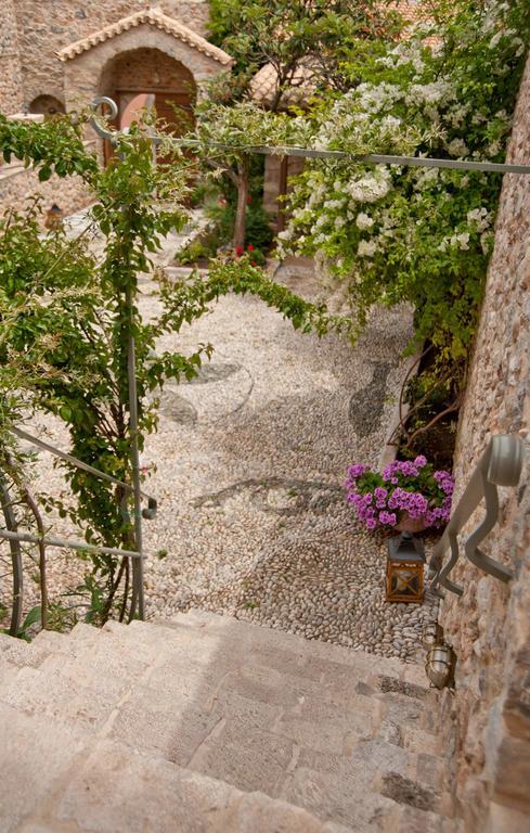 Archontiko Hatzipanayioti Hotel 4*